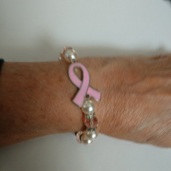 🆕Breast Cancer Bracelet Pearls & Pink Facet Cut Acrylic Beads with Rhinestones - Picture 9 of 12